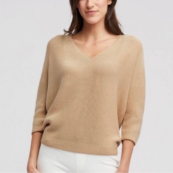 Uniqlo 3D tan knit v neck sweater - Picture 4 of 6